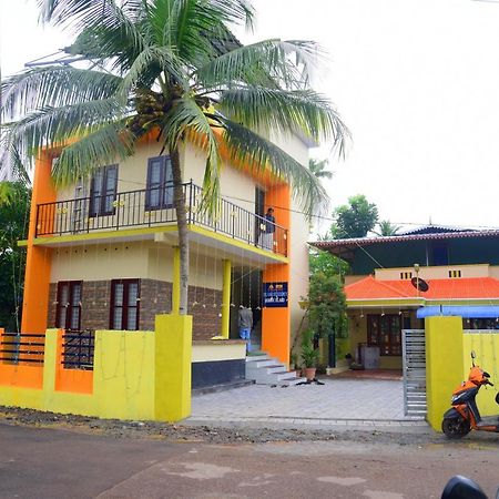 Ab Island Residency Apartment Mundrothuruth Екстериор снимка