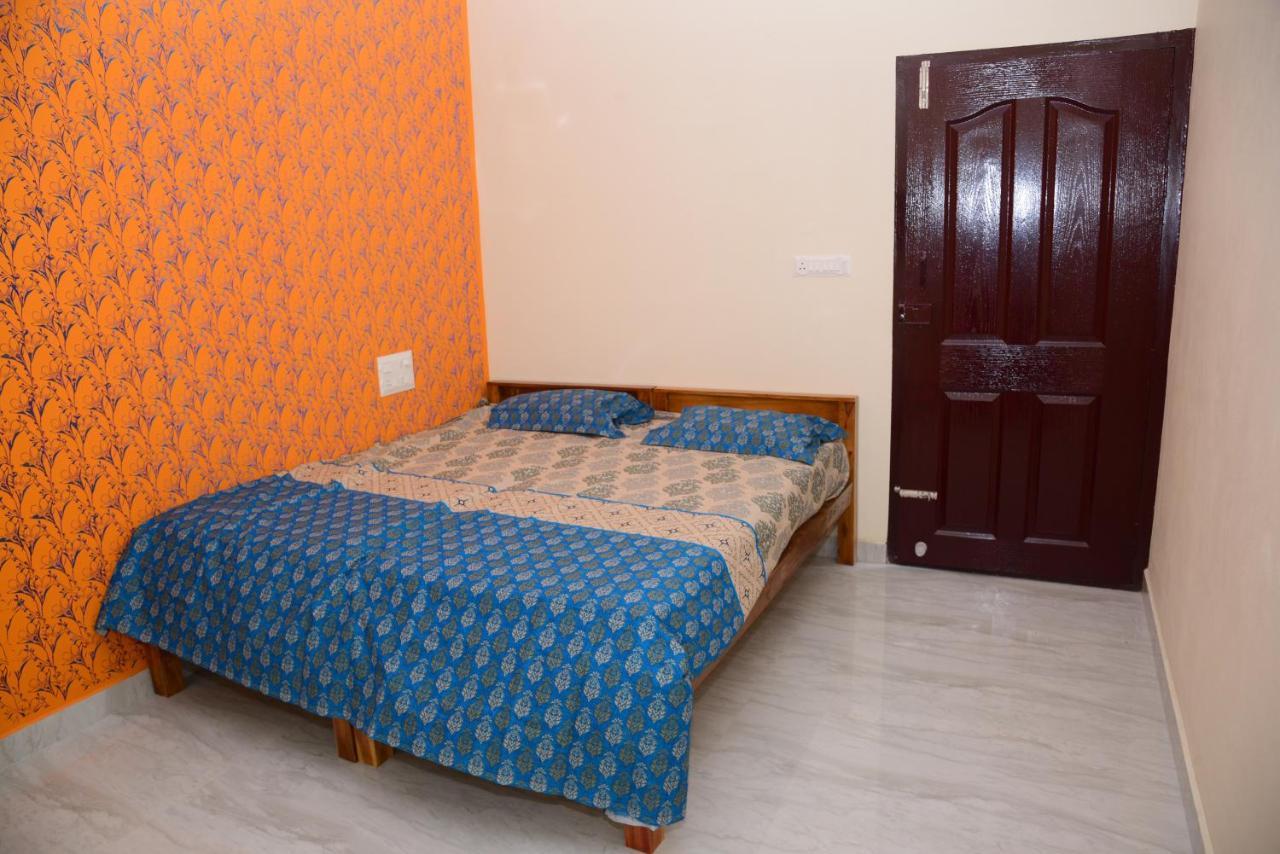 Ab Island Residency Apartment Mundrothuruth Екстериор снимка